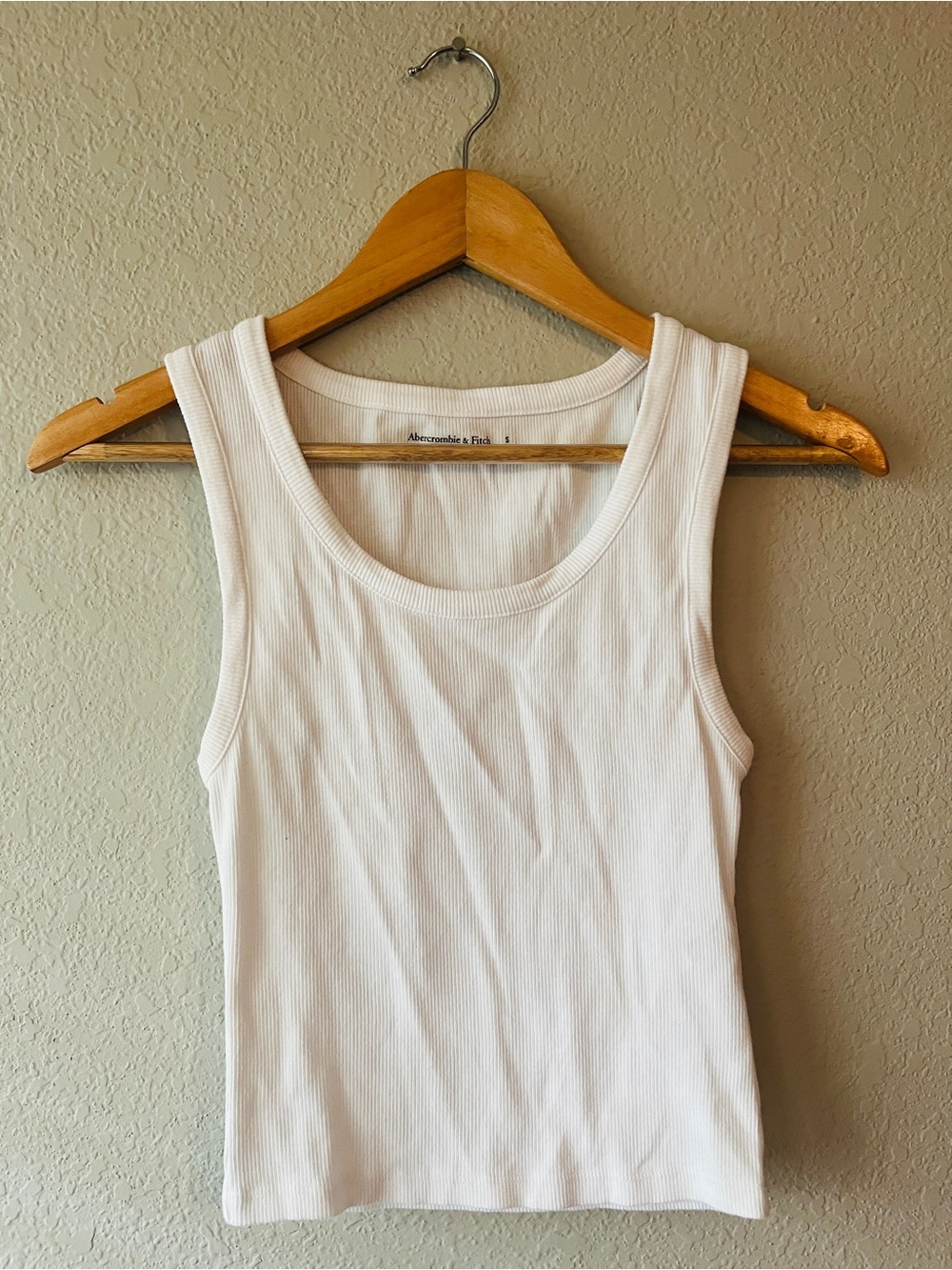 Abercrombie & Fitch White Ribbed Scoop Neck Tank Small